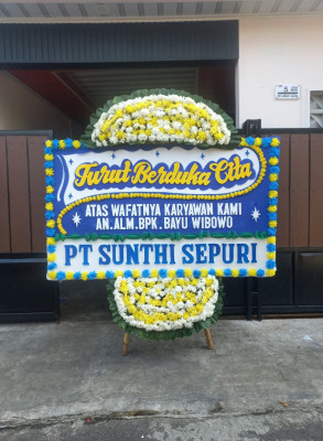Papan Bunga Duka di Pulau Taliabu