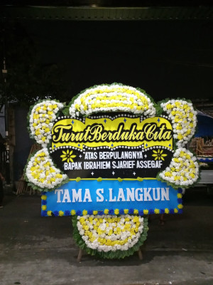 Papan Bunga Duka di Pulau Taliabu